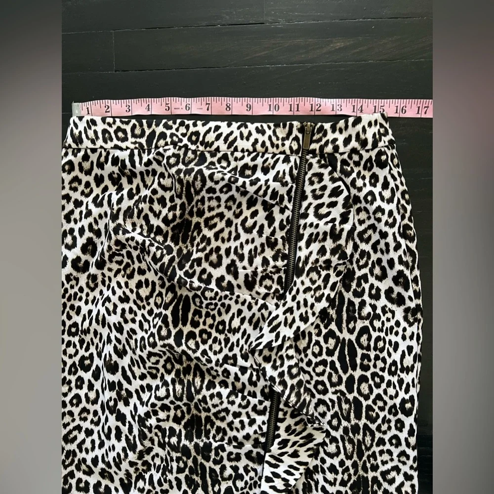 New NY&C Animal Print Skirt size 8